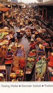 Damnoen Saduak Floating Market