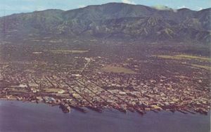Kingston, lying on Liguanea Plains. Blue Mountain range
