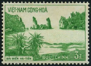 Plage de Ha Tien and rock Phu-tu