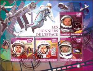 Space Pioneers Astronauts