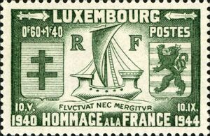 Ship Symbol of Paris between Cross of Lorraine and Arms