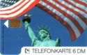 John F. Kennedy 10 - Freiheitsstatue und Flagge