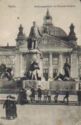 Berlin. Reichstagsgebäude mit Bismarck-Denkmal
