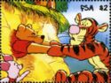 Piglet, Tigger pulling Pooh from Rabbit´s Hole