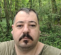 プロフィール画像 ： Sandu Trif [Sandu-Trif]