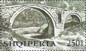 Tanners' Bridge (18th cent.), stone footbridge over the Lanë