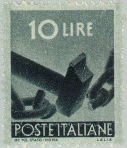 Hammer Breaking Chain (Freedom)