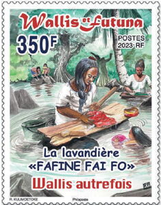 Traditional Wallis : Laundry Women