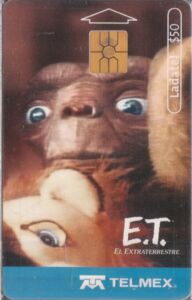 E.T. entre peluches T 4/6