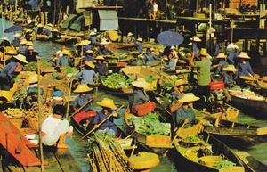 Damnoen Saduak Floating Market