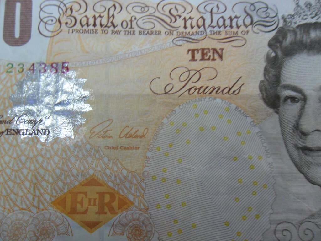 10 Pounds : US$ 13.62 from ivanmiljko : Banknotes for sale : Colnect