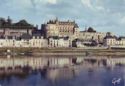 Amboise. Castle over the Loire