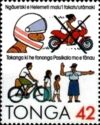 Crash helmets save lives; mind cyclists and children (Tong.)